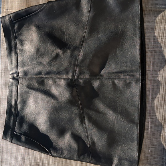 Hazel vegan leather skirt altar'd State size medium - Picture 2 of 3